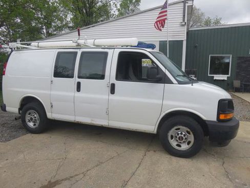 Used 2017 GMC Savana 3500 RWD image 9