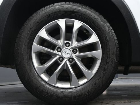 Used 2019 Hyundai Santa Fe SE w/ Cargo Package image 7