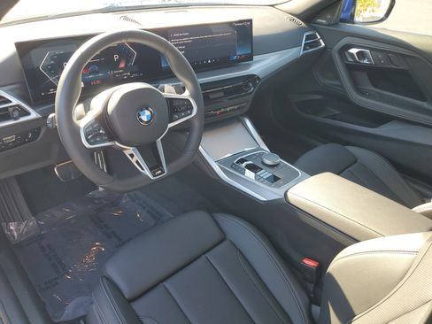 Used 2025 BMW 230i Coupe w/ M Sport Package image 18