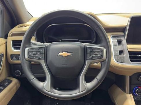 Used 2023 Chevrolet Suburban Premier image 19