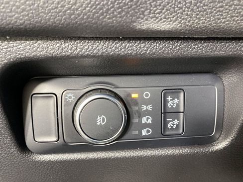 Used 2025 Ford Ranger XLT w/ Equipment Group 301A High AWD/4WD image 11