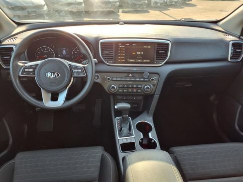 Used 2022 Kia Sportage LX w/ LX FWD Value Edition Package image 9