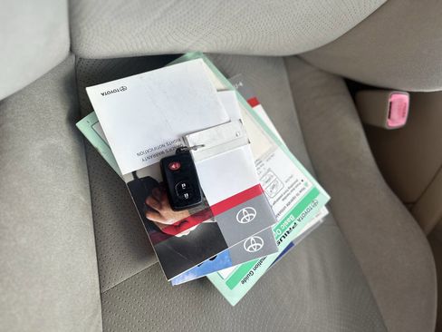 Used 2011 Toyota Prius Three image 12