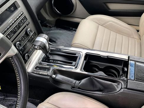 Used 2011 Ford Mustang GT Premium w/ Comfort Pkg RWD image 15