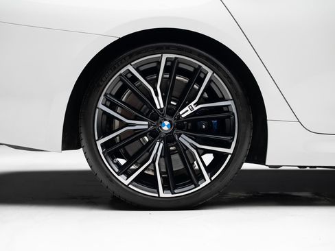 Used 2023 BMW M550i xDrive AWD/4WD image 38
