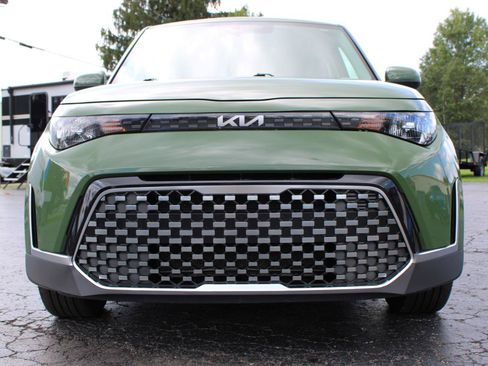 Used 2023 Kia Soul EX FWD image 2
