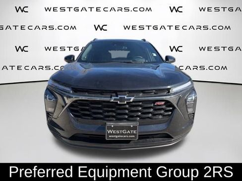 Used 2025 Chevrolet Trax RS image 2