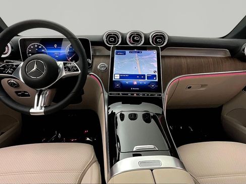 Used 2026 Mercedes-Benz GLC 300 4MATIC image 7