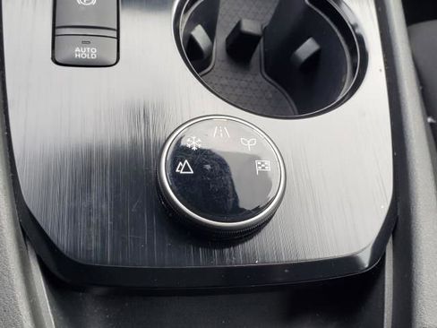 Used 2023 Nissan Rogue S image 29