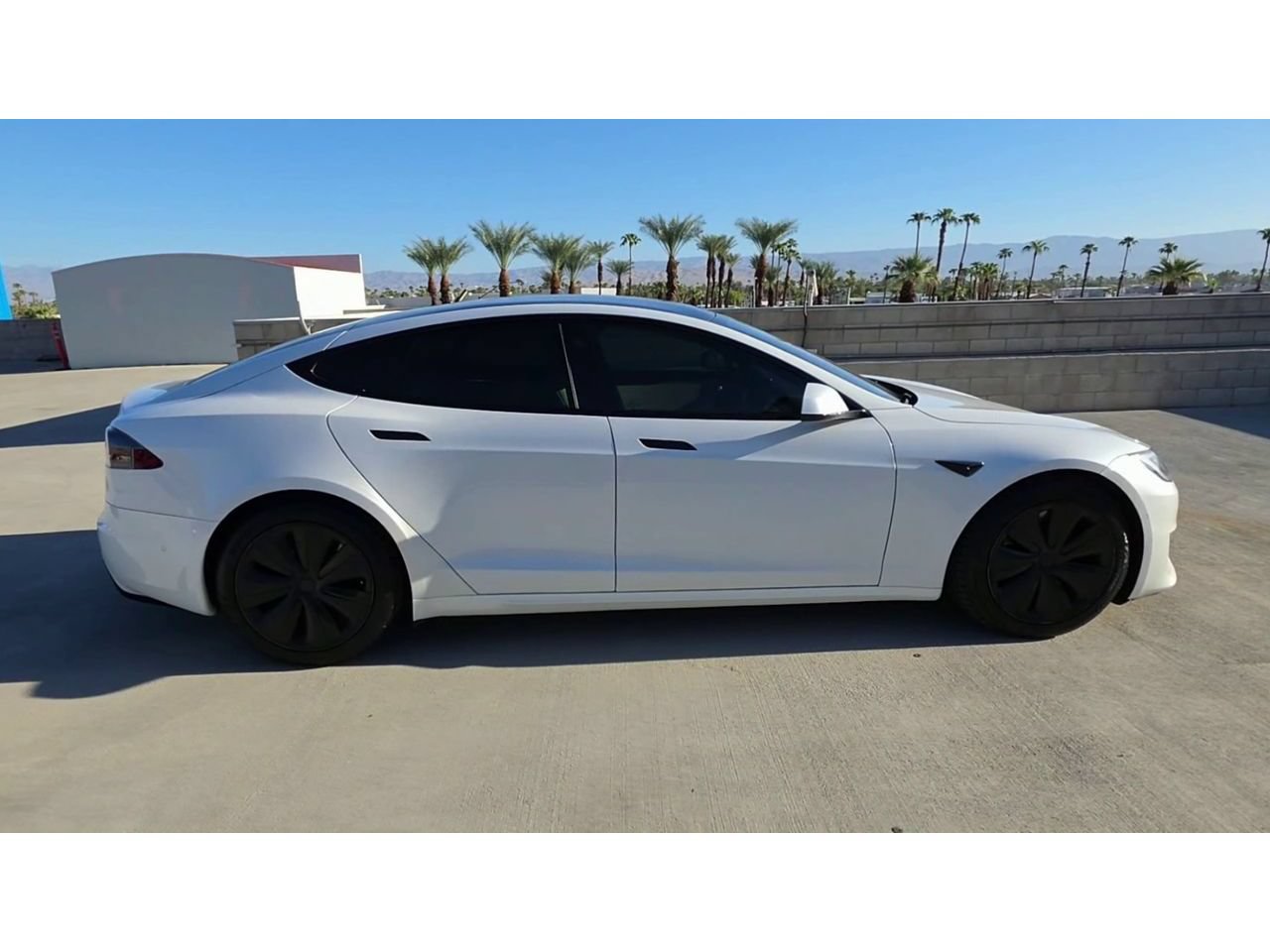 Used 2022 Tesla Model S Standard Range AWD/4WD image 9
