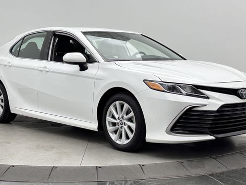 Used 2023 Toyota Camry LE FWD image 3