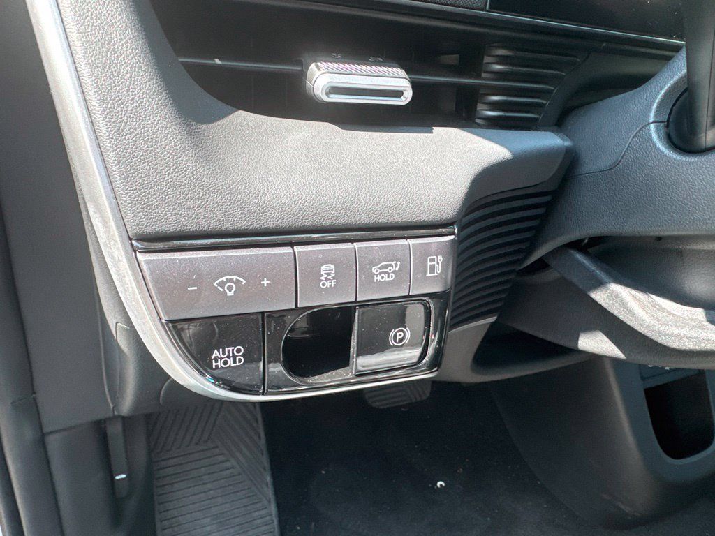 Used 2026 Hyundai Ioniq 5 Limited AWD/4WD image 11