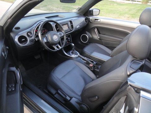 Used 2017 Volkswagen Beetle 1.8T image 8