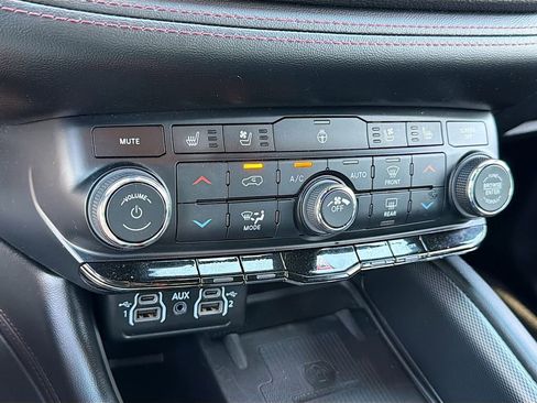 Used 2021 Dodge Durango R/T w/ Blacktop Package AWD/4WD image 18