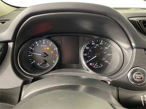 Used 2019 Nissan Rogue SV image 5