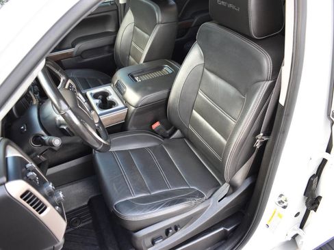 Used 2019 GMC Sierra 2500 Denali w/ Duramax Plus Package AWD/4WD image 18
