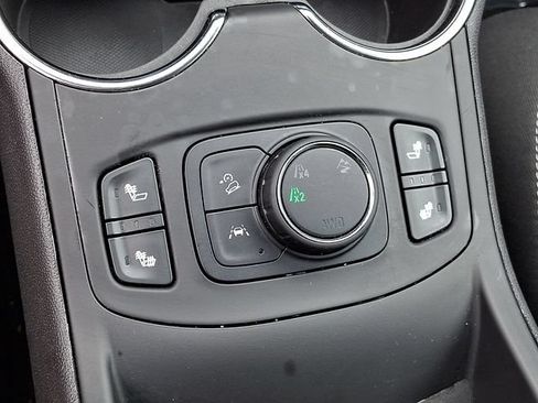 Used 2024 GMC Terrain SLT AWD/4WD image 26