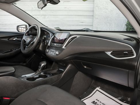 Used 2022 Chevrolet Malibu LT image 40