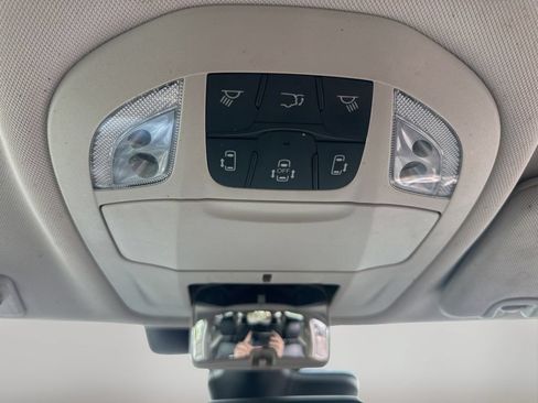 Used 2022 Chrysler Pacifica Touring-L FWD image 50