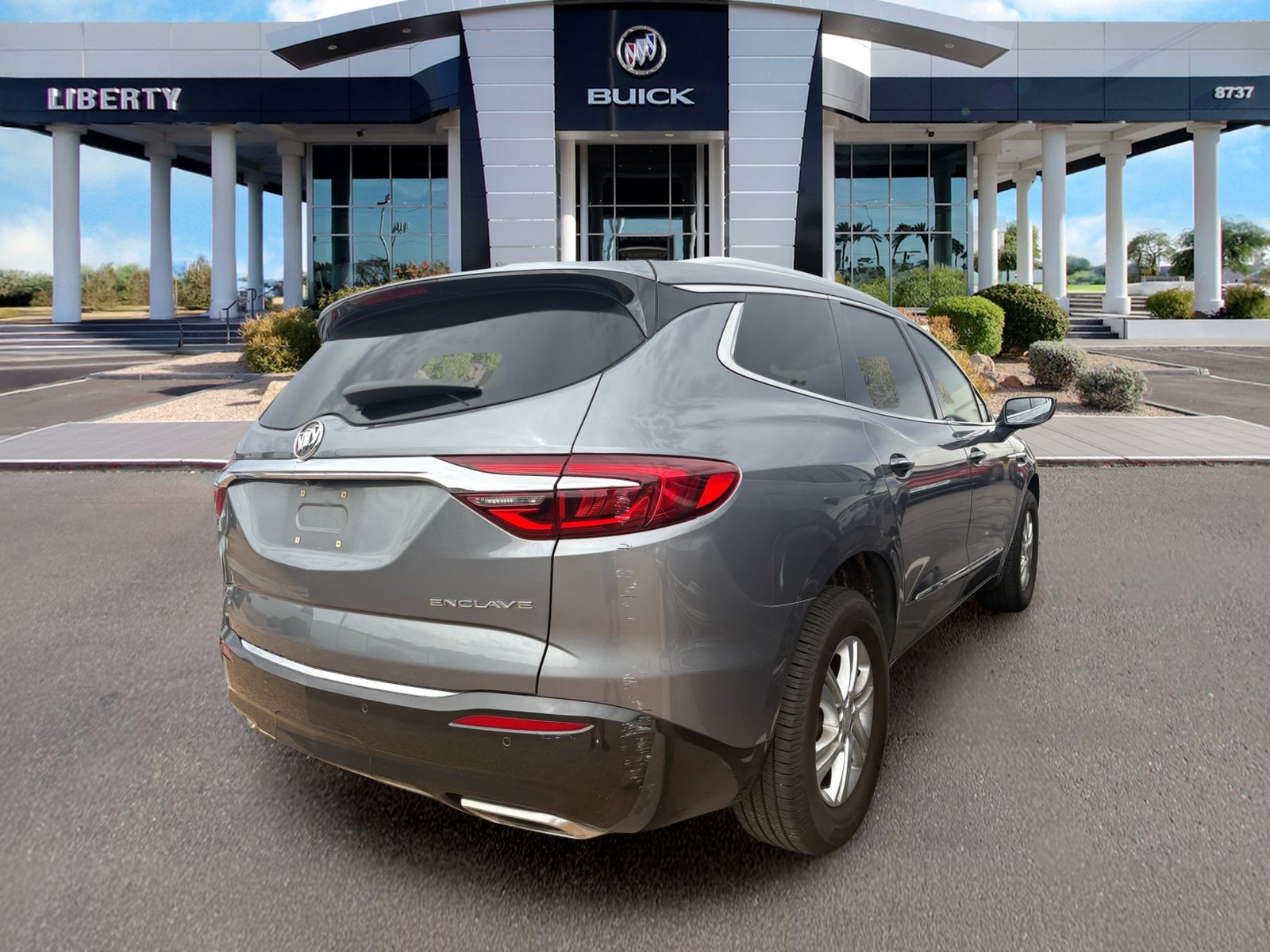Used 2019 Buick Enclave Premium FWD image 2