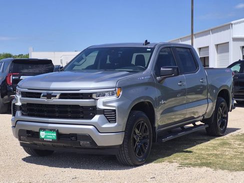 Used 2026 Chevrolet Silverado 1500 RST AWD/4WD image 4