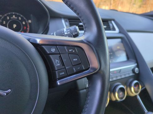 Used 2020 Jaguar E-PACE SE image 20