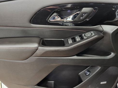 Used 2023 Chevrolet Traverse RS image 44