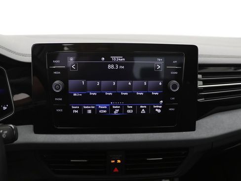 Used 2025 Volkswagen Jetta SE FWD image 20