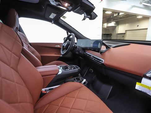 New 2026 BMW iX xDrive60 w/ M Sport Package AWD/4WD image 30