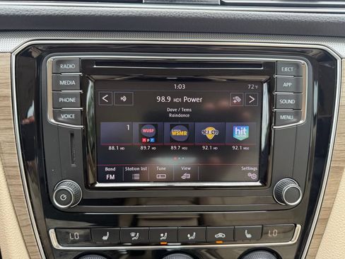 Used 2018 Volkswagen Passat 2.0T SE FWD image 16