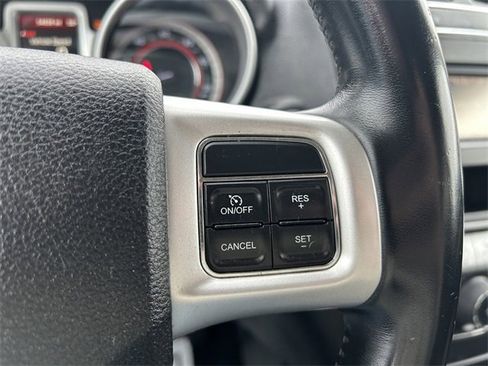 Used 2019 Dodge Journey SE w/ Premium Group image 25