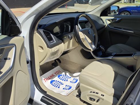 Used 2015 Volvo XC60 T5 Premier w/ Proximity Package image 25