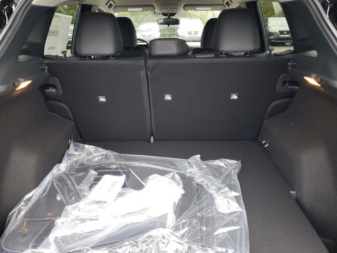 New 2026 Nissan Kicks SR image 9