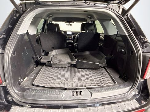 Used 2021 Ford Explorer XLT w/ Equipment Group 202A RWD image 35