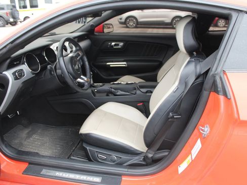 Used 2016 Ford Mustang Premium RWD image 9