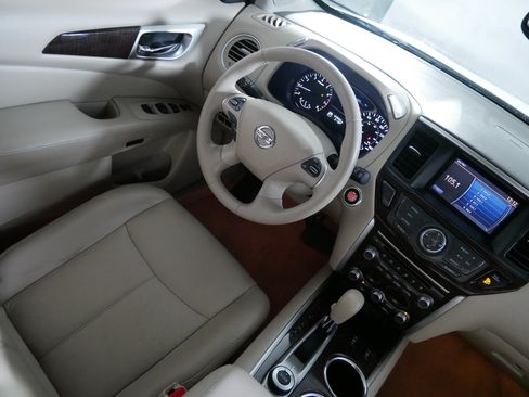 Used 2014 Nissan Pathfinder SL w/ SL Premium Package AWD/4WD image 9
