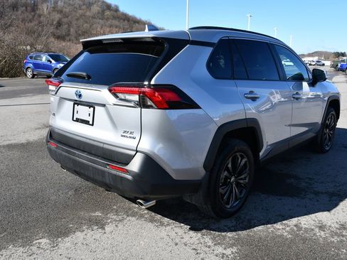 Used 2024 Toyota RAV4 XLE Premium image 8