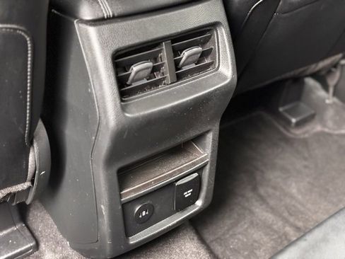 Used 2024 Ford Edge Titanium image 22