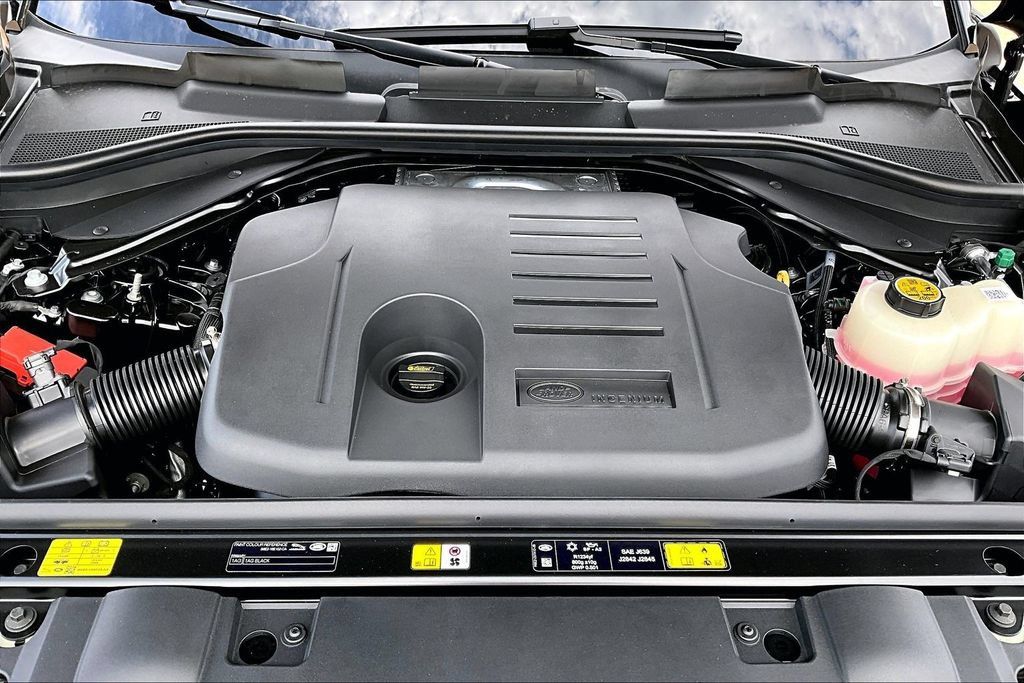 New 2026 Land Rover Range Rover Sport Dynamic SE AWD/4WD image 11