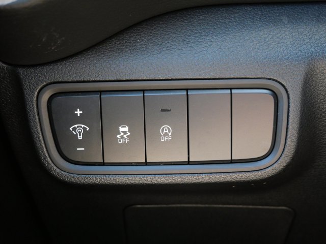 Used 2025 Kia Soul LX FWD image 16