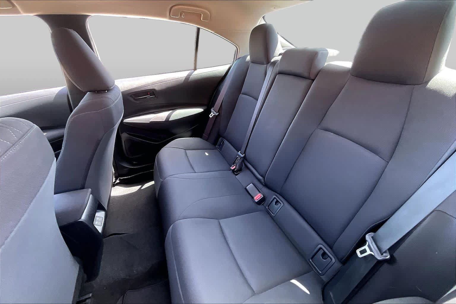 Used 2025 Toyota Corolla LE FWD image 20