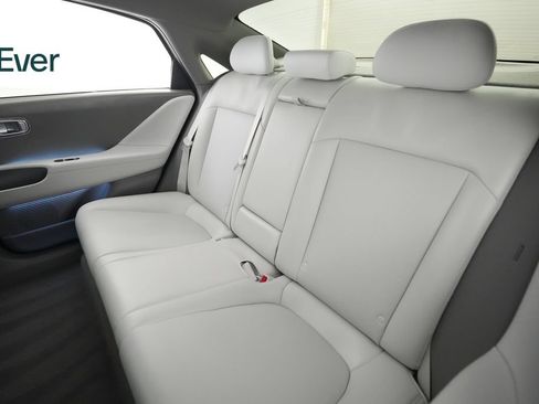 Used 2025 Hyundai Ioniq 6 SEL RWD image 24