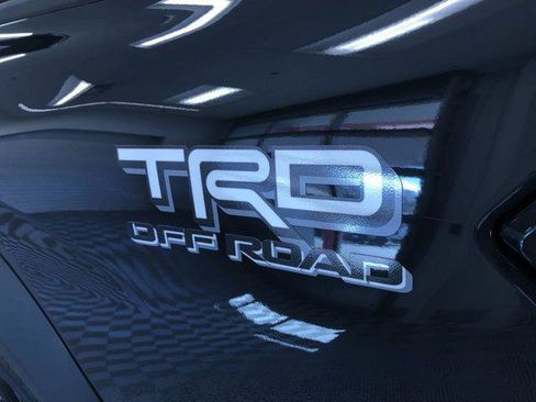 Certified 2025 Toyota Tacoma TRD Off-Road AWD/4WD image 9