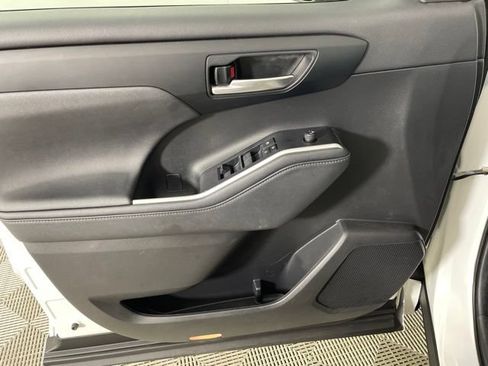 Used 2023 Toyota Highlander XSE AWD/4WD image 13
