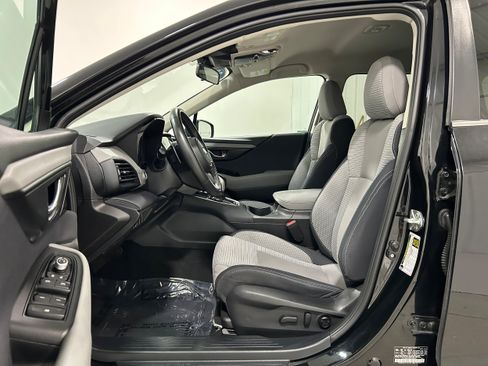 Used 2023 Subaru Outback Premium AWD/4WD image 4