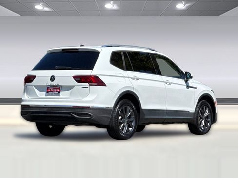 Used 2022 Volkswagen Tiguan SE AWD/4WD image 9