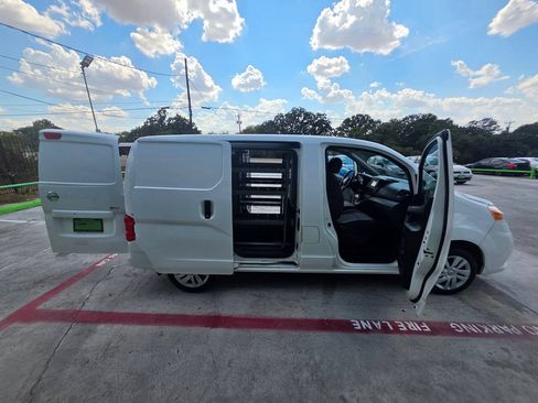 Used 2017 Nissan NV200 SV w/ Technology Package FWD image 32