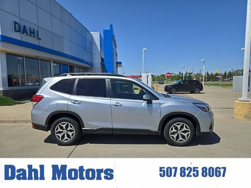 Used 2021 Subaru Forester Premium AWD/4WD image 1