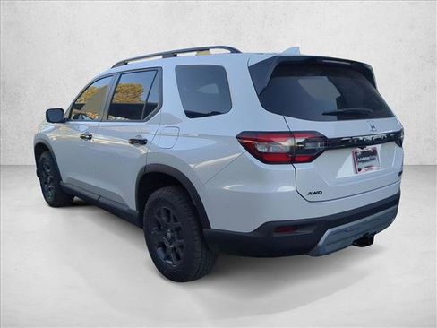 New 2025 Honda Pilot TrailSport image 9