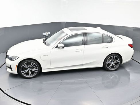 Used 2021 BMW 330e w/ Driving Assistance Package image 45
